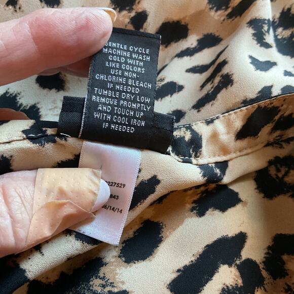 Torrid Georgette Leopard Print Long Sleeve Flap Pockets Blouse O - Picture 7 of 8